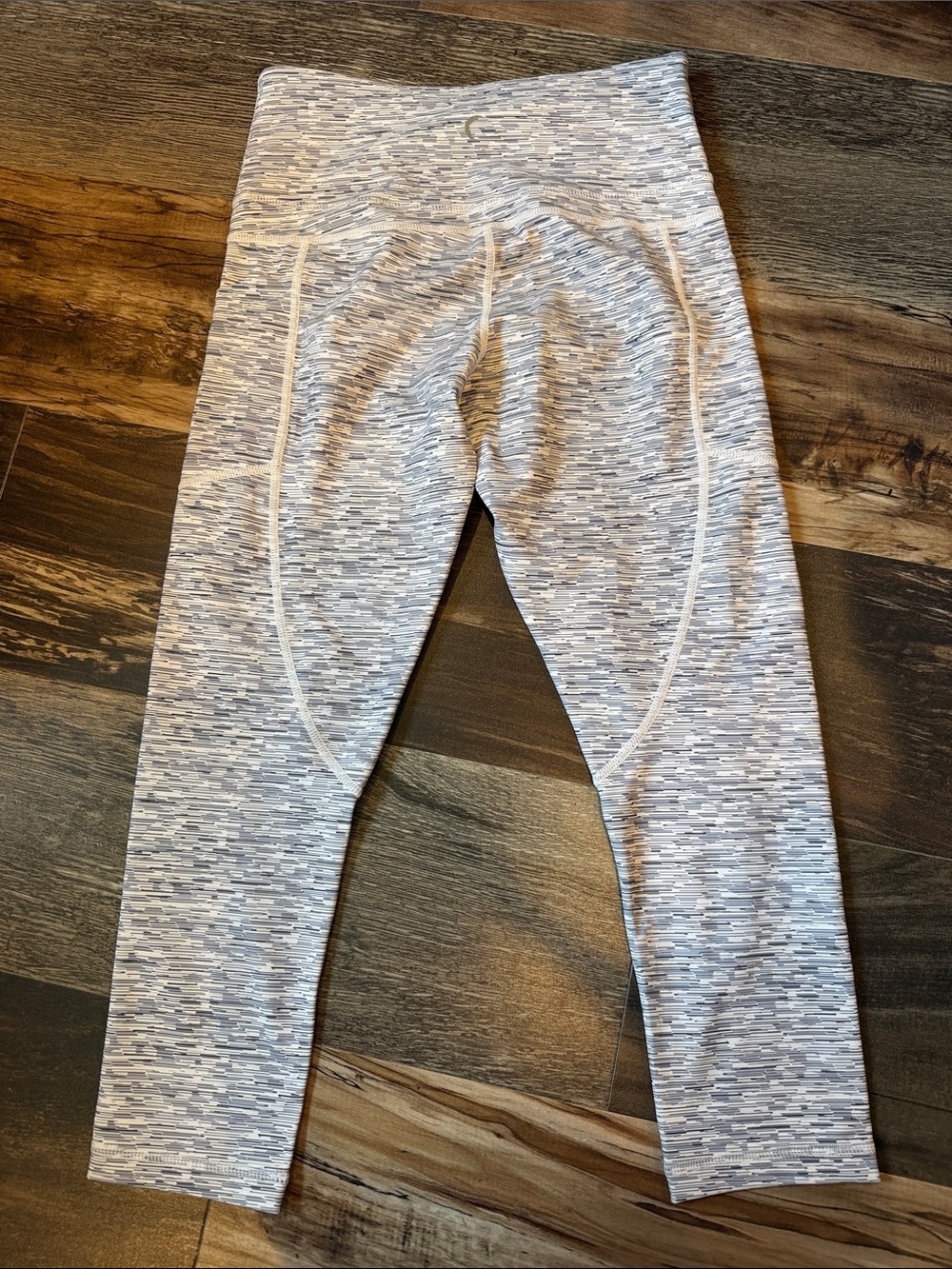 Zyia Grey Level 2-in-1 Hi-Rise Capri 20” - Picture 3 of 3